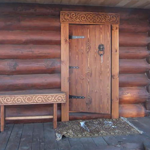 Наличники на двери деревянные от компании Резной Дар по разумной цене